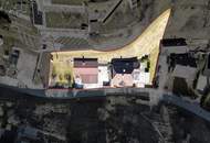 Ein- Zweifamilienhaus mit Einliegerwohnung Garage und 3 Carport