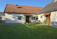 Sanierungsbedürftiges Haus mit Nebengebäuden