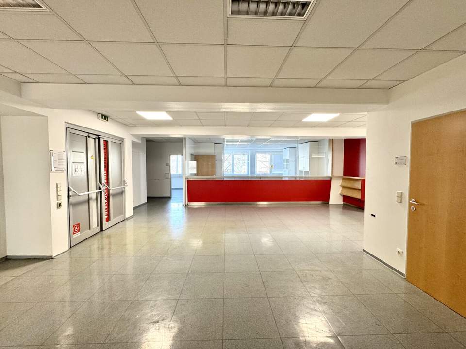 Gesamte 1. Etage in Bürogebäude bei U4 und U6! Vielfältige Möglichkeiten - Seminare, Kanzlei, Ordination, Studio uvm!