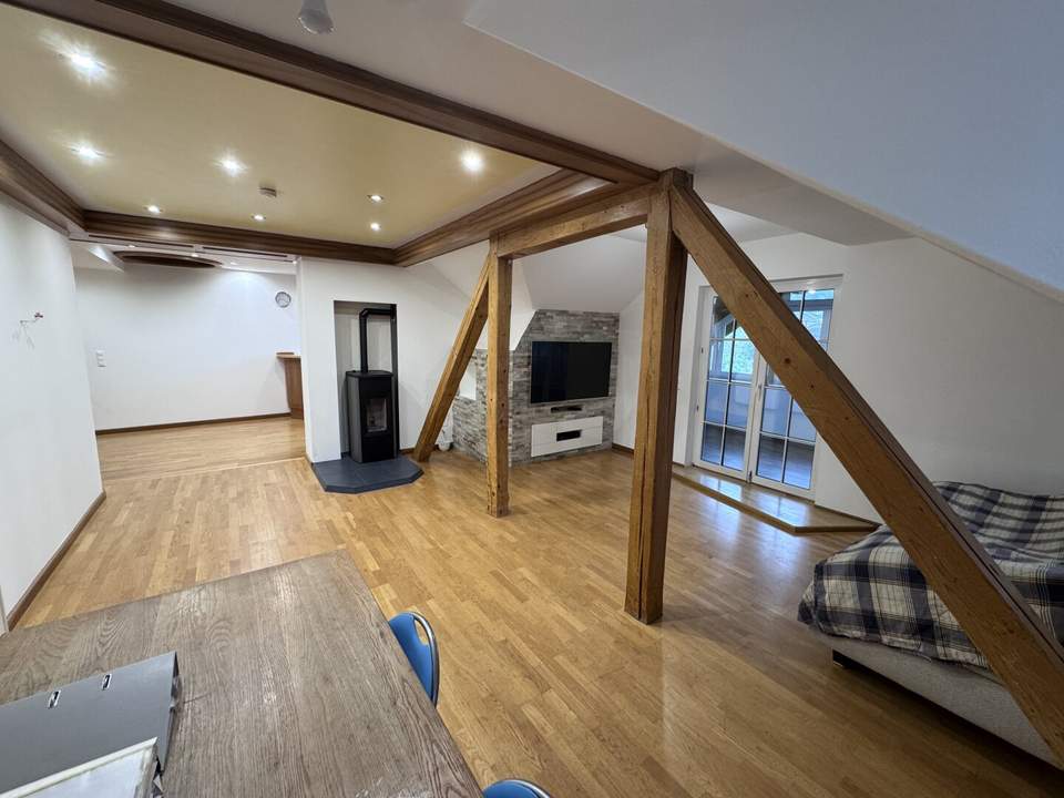 Exklusive Dachgeschosswohnung mit großzügiger Loggia und variabel gestaltbarer Ausbaufläche in erstklassiger Lage von Spittal an der Drau – Wohnen Sie komfortabel und modern!