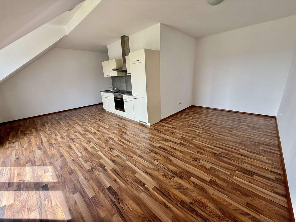 Schöne 2-Zimmer Dachgeschosswohnung in Pottenbrunn