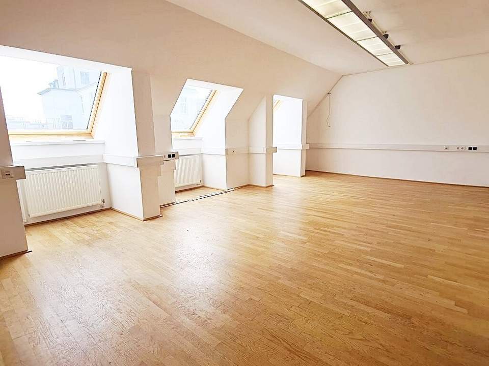 ZIEGLERGASSE bei FUZO Mariahilfer Straße, 141 m2 Bürofäche, 3 Zimmer, Serverraum, Küche, Klimaanlagen, Dachgeschoß