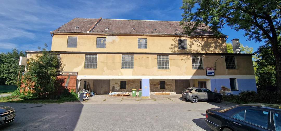 Lagerflächen mit vielseitigen Nutzungsmöglichkeiten in Fürstenfeld