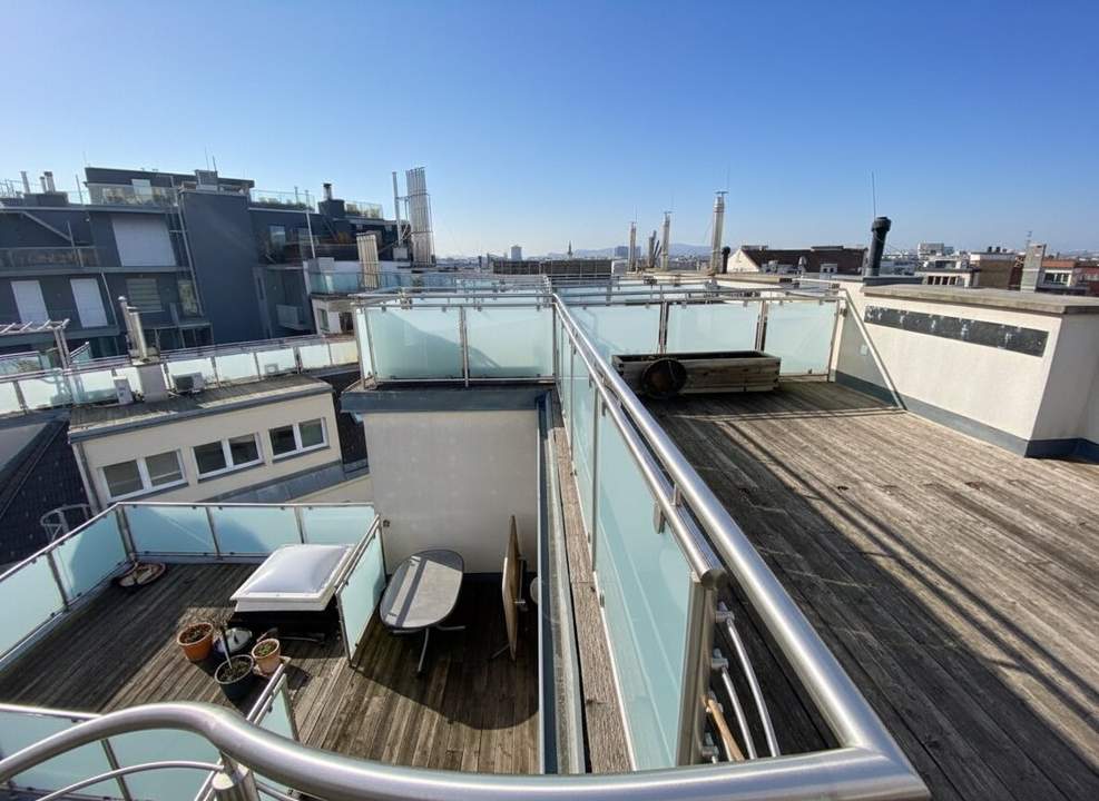 4 ZIMMER MAISONETTE, 2 TERRASSEN, ZENTRALE LAGE mit FERNBLICK!!