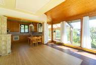 Sonnig wohnen, naturverbunden leben: Traumgarten, Schwimmteich, PV-Anlage