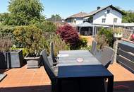 Ortsrand und Ruhelage - Hochwertige Landvilla mit großem Pool! Einfach Koffer packen und einziehen!