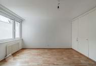 Helle 2-Zimmer Wohnung mit Loggia, Nähe Lidlpark