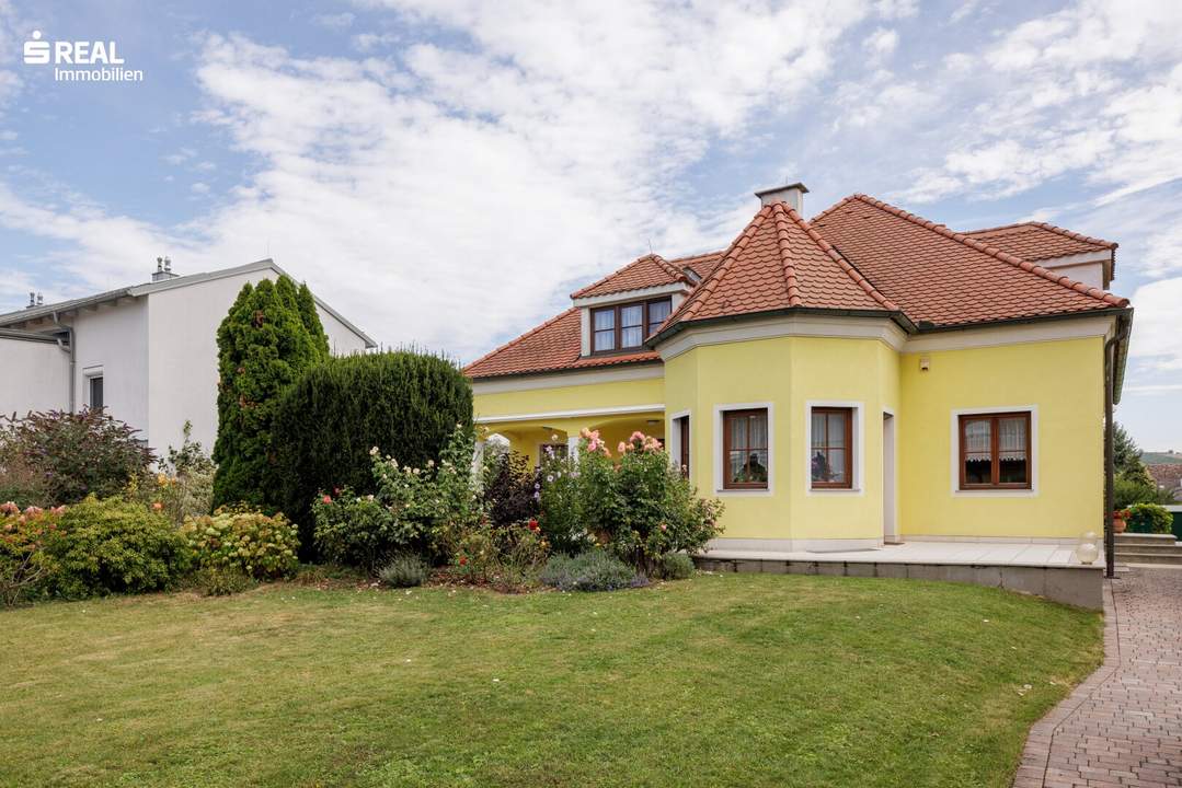 Traumhaus in Göllersdorf: Gepflegte 8 Zimmer-Oase mit großem Garten und Garage!