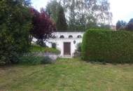 Exklusives Weingartendomizil - geschützte Alleinlage mit unverbauter Fernsicht - viel Platz auf mehreren Ebenen! Großer Wohnraum + ebenerdiger Wohnkeller (Provisionsfrei)