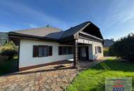 Großes Wohnhaus mit Garagen und vielen Möglichkeiten!