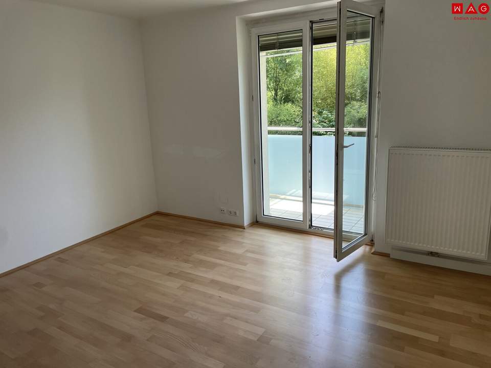 Ländliches Wohnen in zentrumsnaher Lage! Einladende 2-Zimmer Wohnung mit Balkon und idealer Raumaufteilung! Optimale Infrastruktur!