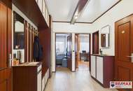 Auvorstadt: Helle 3-Zimmer-Wohnung mit Loggia, Schwedenofen &amp; Parkplatz!