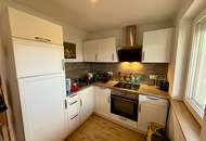 Modernes Wohnen im Grünen: Holzriegel-Einfamilienhaus mit Einliegerwohnung &amp; Traumblick auf 1.800m²