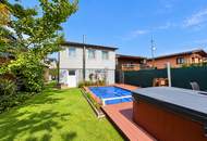 "Kleingartenhaus mit Pool"