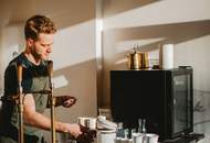 Trendige Dachgeschosswohnung mit Balkon – Urbaner Chic und viel Charme