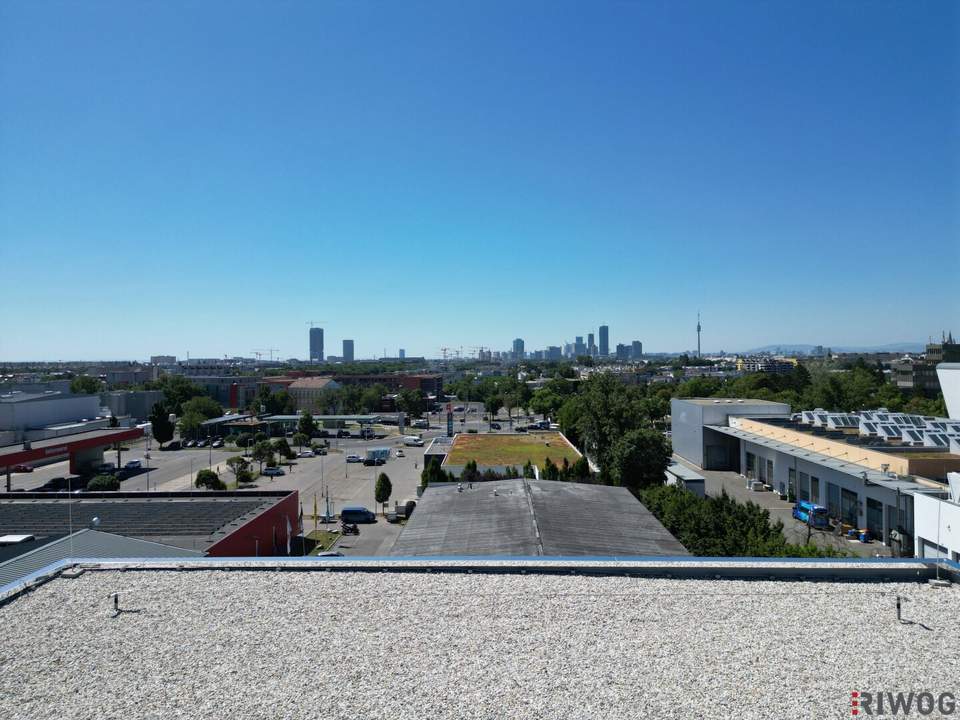 ERSTBEZUG - 854m² Büro / Labor mit 121m² Meeting- bzw. Veranstaltungsraum &amp; 131m² Terrassen mit Wienblick | Ausbau nach Mieterwunsch | Parkplätze direkt am Gelände