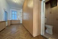 ROHDIAMANT IN TOPLAGE! U6 DIREKT. SANIERUNGSBEDÜRFTIGE 3,5 ZIMMER. FISCHGRÄTPARKETT.