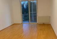 Frisch renovierte 2 Zimmerwohnung mit Balkon