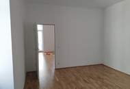 2-Zimmer-Wohnung mit kleinem Balkon nahe Schweizer Garten / Rennweg