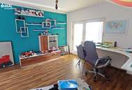 Einfamilienfamilienhaus mit Werkstatt & Lagerhalle, Garage und großem Garten mit Pool