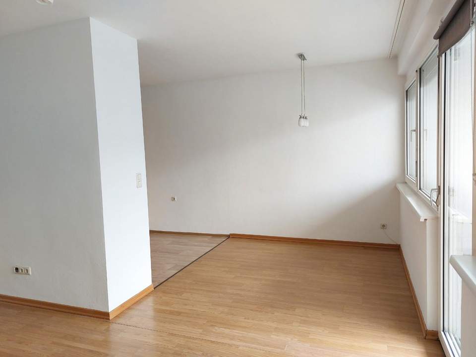 3 Zi-Wohnung mit großer Loggia und Garagenstellplatz