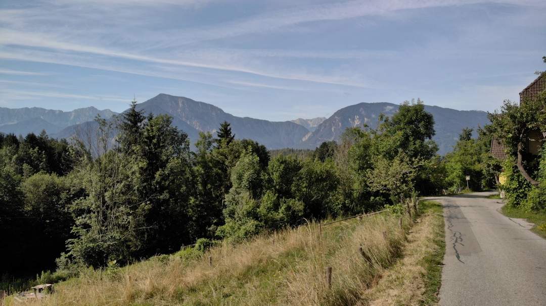 Exklusives Baugrundstück mit traumhafter Aussicht und fertigem Bauplan!