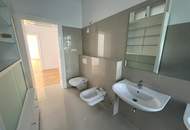 Schöne 4,5 Zimmer Altbau-Villenetage mit Wintergarten, Gartennutzung und kleinem KFZ-Stellplatz