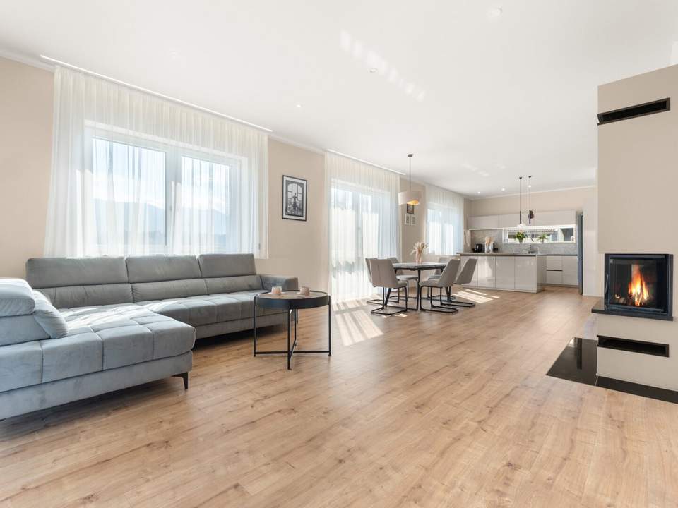 Großzügig. Modern. Vielseitig. - Modernes Familienhaus mit separater Wohneinheit