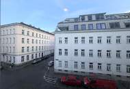 Modernisierte Altbauwhg nähe AKH // Modernized apartment near AKH //