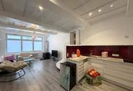 Viel barrierefreier Wohnraum, Platz für gemeinsame Werte und Indoor-Pool // Much barrier-free living-space, room for shared values, and indoor pool //