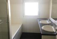 ABSOLUTE RUHELAGE UND EINFACH PERFEKT - große Dachgeschosswohnung mit mehreren Freiflächen! (Mietbeginn 01.06.2026)