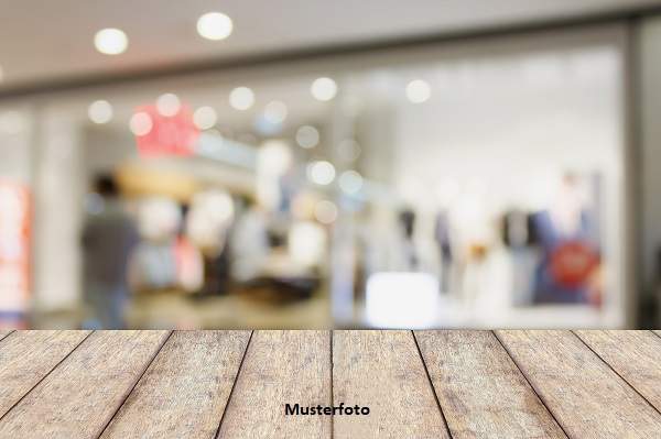 Attraktives Lokal mit Magazin und Kellerabteilen – vielseitig nutzbar
