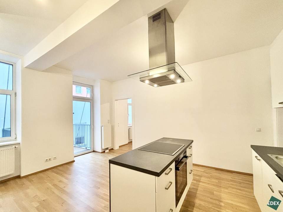 Charmante 3-Zimmer Altbauwohnung mit Balkon und externer Terrasse