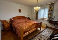 Solides Wohnhaus mit Nebengebäude und Pool in Kallham