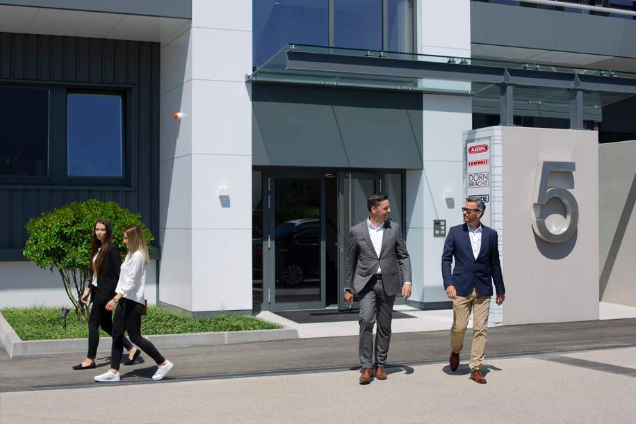NEU - Großzügige Bürofläche (673 m²), flexibel gestaltbar, gute Anbindung, provisionsfrei - WALTER BUSINESS-PARK, Gewerbeobjekt-miete, 10.364,20,€, 2351 Mödling