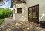 "Charmantes Einfamilienhaus mit Pool, großem Garten und modernem Wohnkomfort"