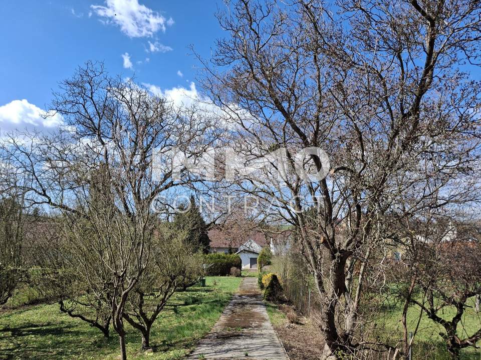 Schönes Haus mit großem Garten und Erweiterungsmöglichkeiten