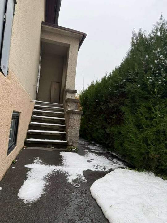 Große Villa mit 7 Zimmern, Terrasse &amp; Loggia in 1210 Wien – sanierungsbedürftig!