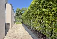 Exklusives Doppelhaushälfte mit sonniger Terrasse, Doppelgarage und Eigengarten!