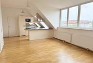 1040! 4 Zimmer Dachgeschoss-Wohnung mit ca. 32 m² großer Terrasse mit traumhaften Fernblick