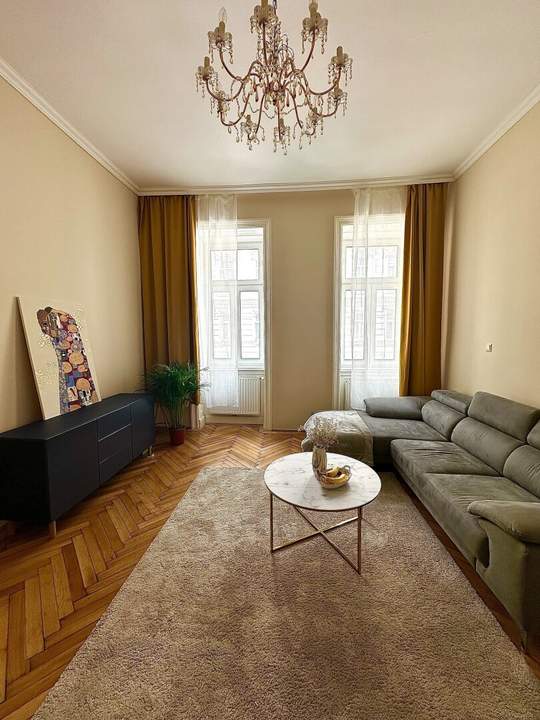 Sanierte und möblierte 2-Zimmer-Eigentumswohnung im sanierten Altbau mit Lift und Fernwärmeanschluss!