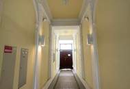 STILVOLLE ALTBAURESIDENZ MIT ZEITLOSER ELEGANZ