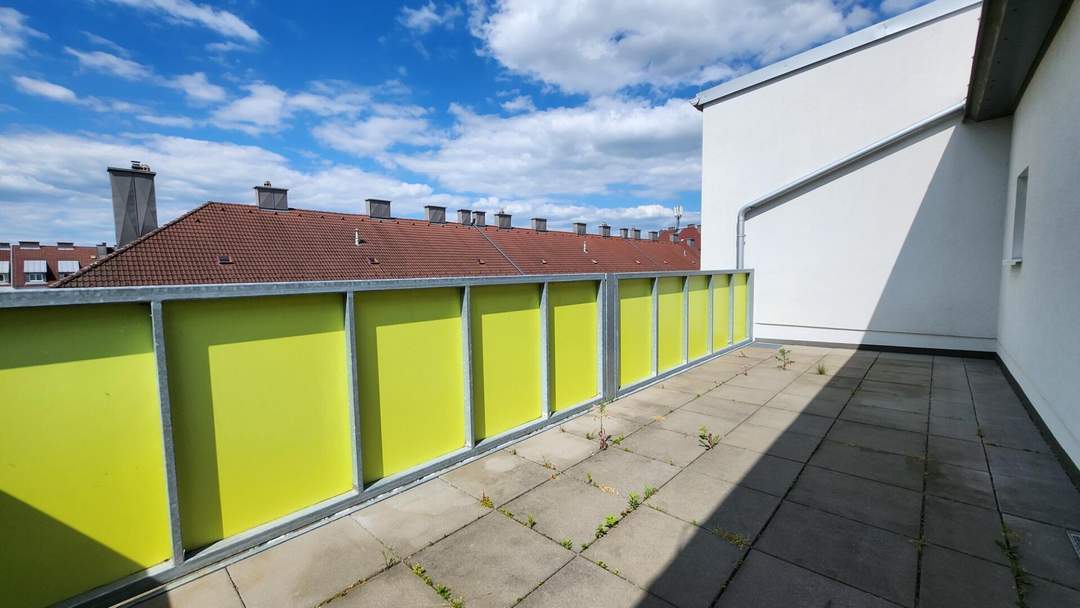 unbefristet und hell | mit riesiger Dachterrasse