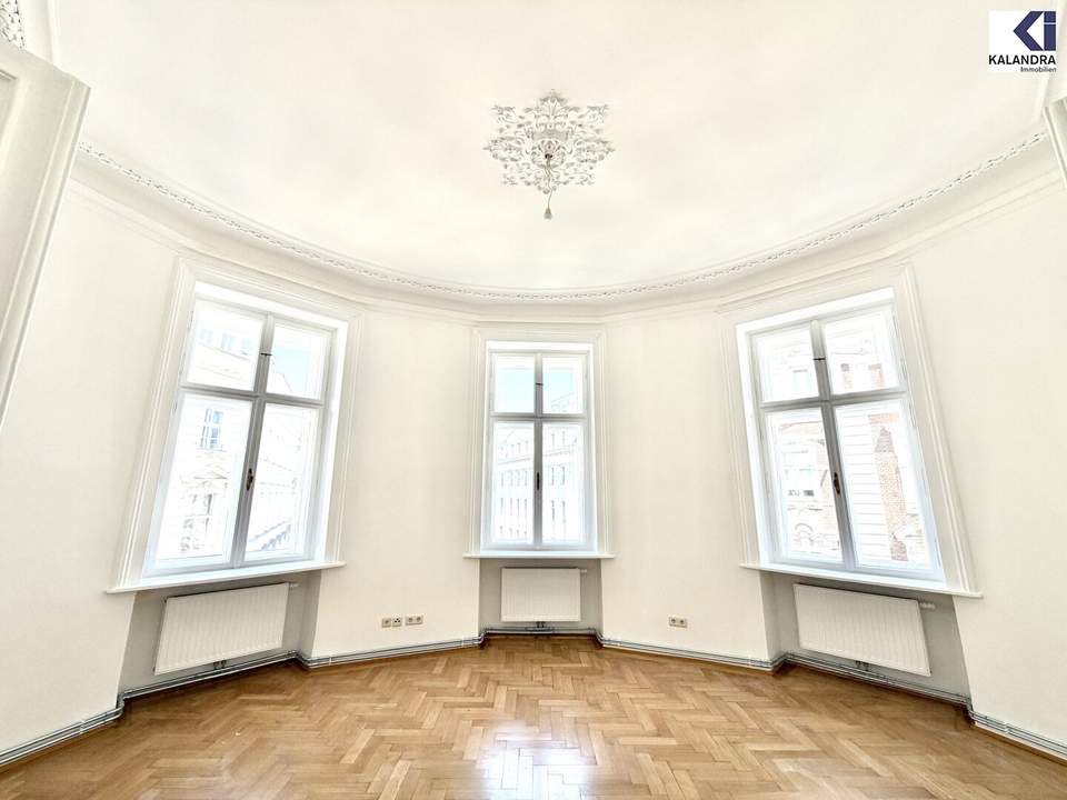 REPRÄSENTATIVE ALTBAUWOHNUNG MIT BALKON NAHE BÖRSE