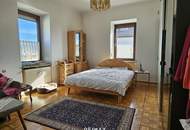 Geräumiges Haus mit großer Wohnung und Gastlokal