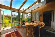 PRIVATES PARADIES IN ANGENEHMER LAGE - FREUNDLICHES HAUS MIT WINTERGARTEN UND WEINKELLER!