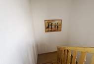 Sehr gepflegtes Einfamilienhaus in Ruhelage - voll unterkellerter Bungalow, Doppelgarage GENERALSANIERT