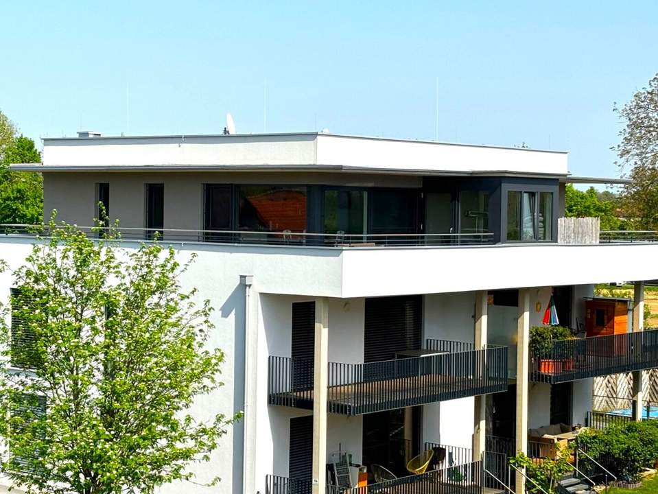 Modernes Penthouse mit eigenem Liftzugang direkt in die Wohnung und dreiseitiger Dachterrasse mit Wintergarten