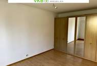 BAD HALL | Ruhiges Wohnen über kulinarischer Vielfalt! 2-Zimmer-Wohnung im 4-Parteienhaus!