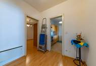 WOHNEN IM ZENTRUM! GERÄUMIGE 2 ZIMMER WOHNUNG MIT 81 m² WOHNFLÄCHE!
